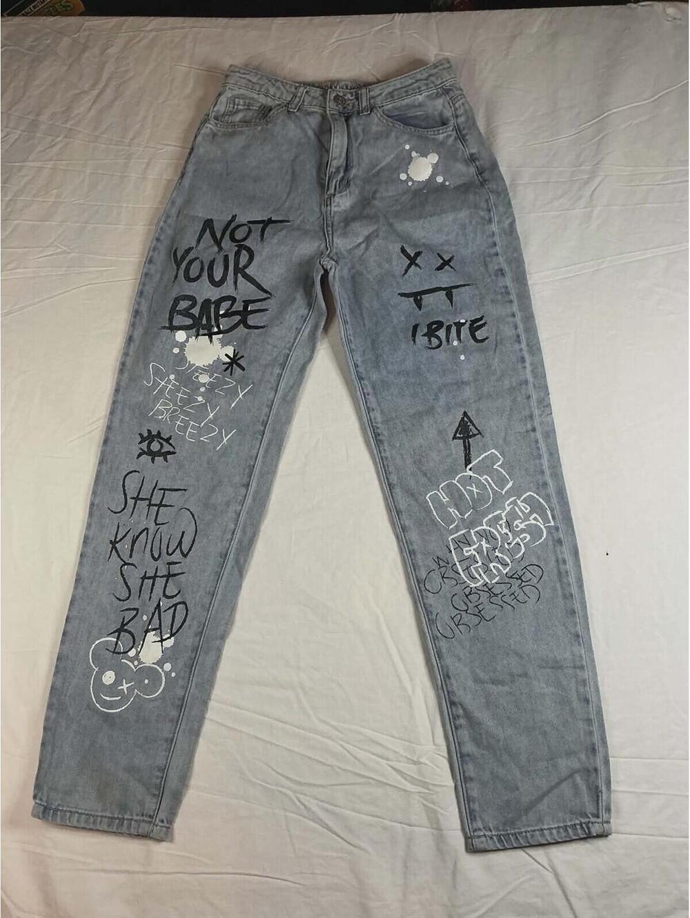 🖤✨ Y2K GEMMA RAE “Not Your Babe” Graffiti Jeans – Size 5 ✨🖤